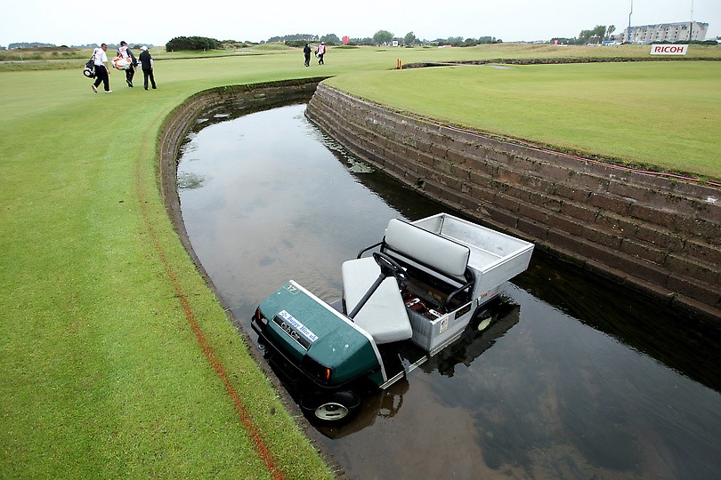 Golf-fails-golf-cart-in-water
